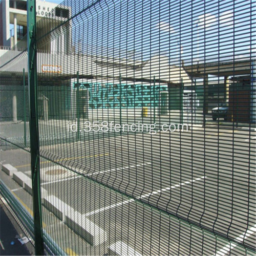 Pagar hewan Segitiga Bending Wire Mesh Fence